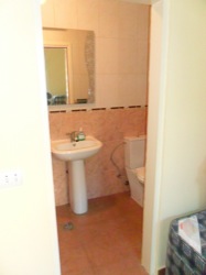 Bedroom 2 en suite